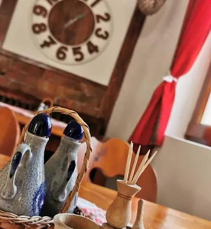 Carolina Guest house Laz (Alba)