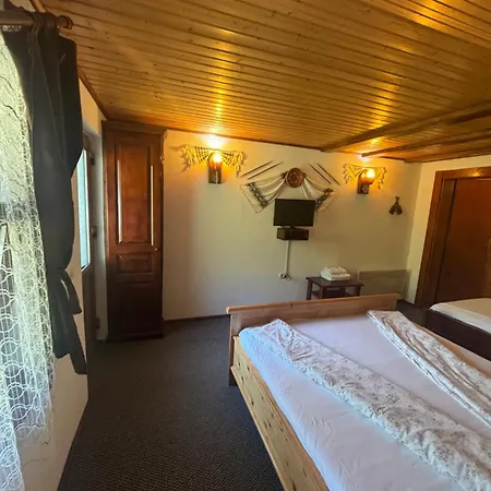 Carolina Guest house Laz (Alba)