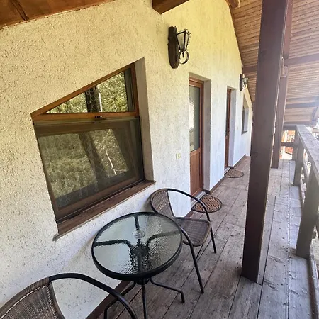 Carolina Guest house Laz (Alba)