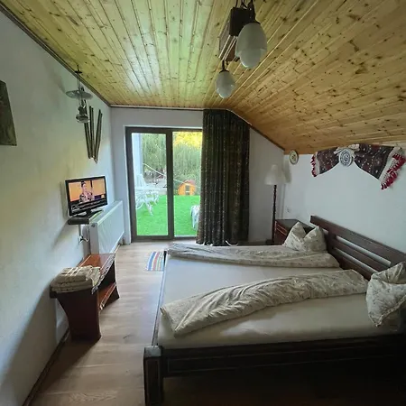 Carolina Guest house Laz (Alba)